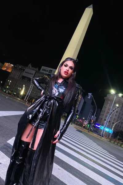Tina F (30 años) — Obelisco, Argentina - 70
