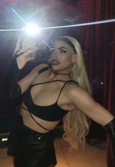 Tina F (30 años) — Obelisco, Argentina - 212