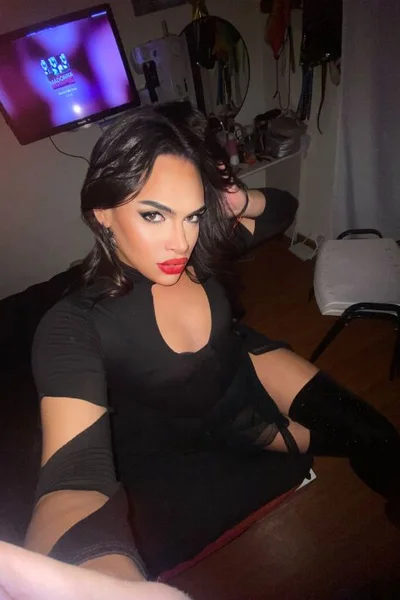 Tina F (30 years) — Obelisco, Argentina - 106