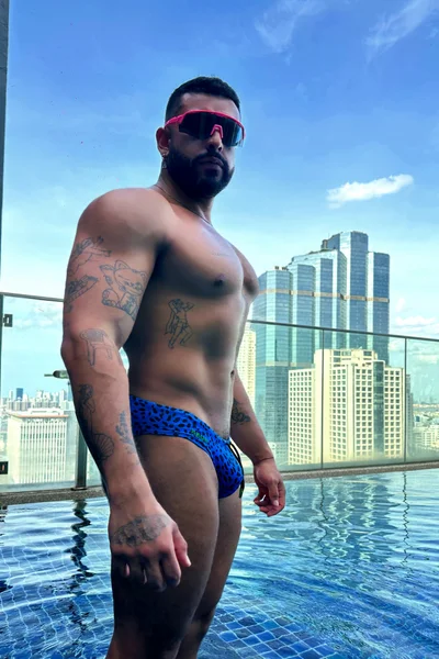 Saúl (30 años) — Madrid, España - 33