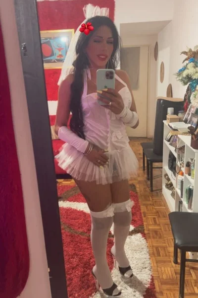 Mishell Zambrano - 15