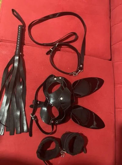 Mishell Zambrano - 12