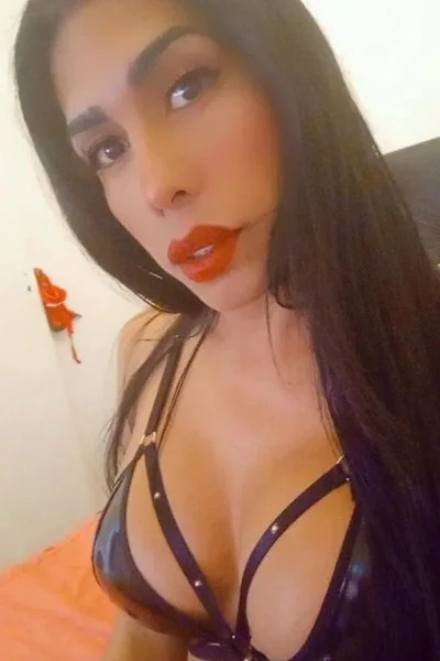 Mishell Zambrano - 71