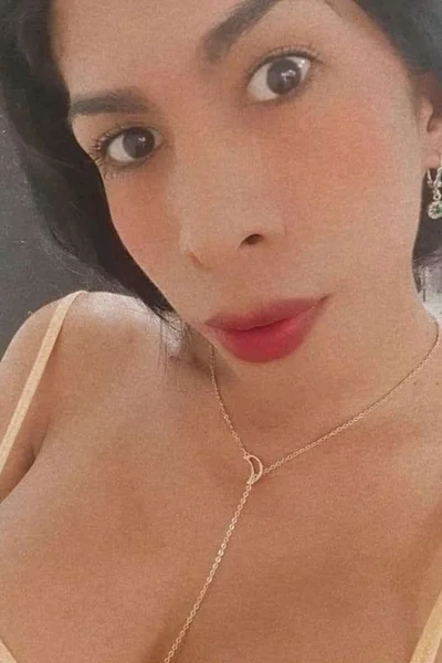 Mishell Zambrano - 87