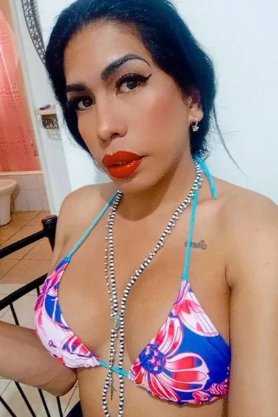 Mishell Zambrano - 63