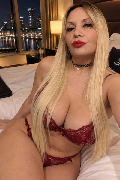 Karina (49 años) — Microcentro, Argentina - 21