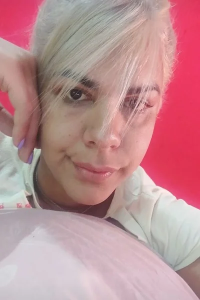 Paola az (27 años) — Avellaneda, Argentina - 6