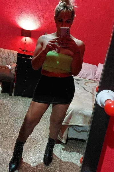 Paola az (27 años) — Avellaneda, Argentina - 16