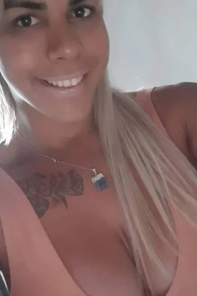 Paola az (27 años) — Avellaneda, Argentina - 35