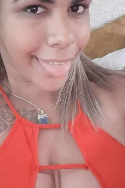 Paola az (27 años) — Avellaneda, Argentina - 55