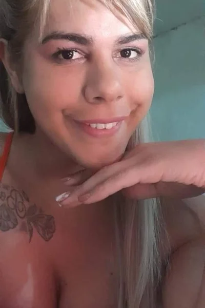 Paola az (27 años) — Avellaneda, Argentina - 11