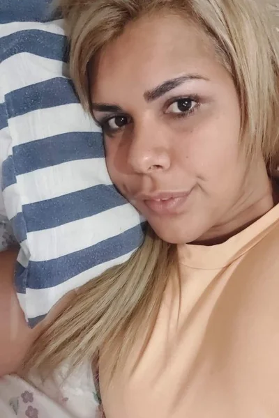Paola az (27 años) — Avellaneda, Argentina - 9