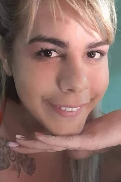 Paola az (27 años) — Avellaneda, Argentina - 37