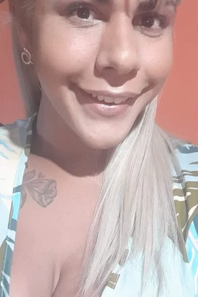 Paola az (27 años) — Avellaneda, Argentina - 22