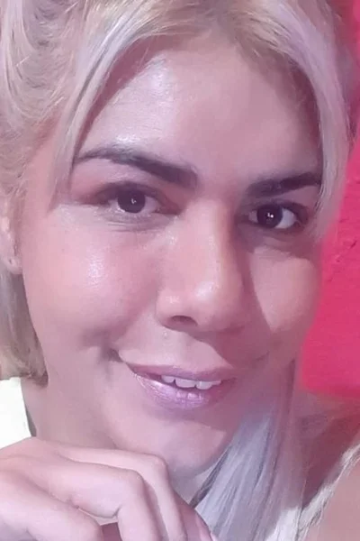 Paola az (27 años) — Avellaneda, Argentina - 17