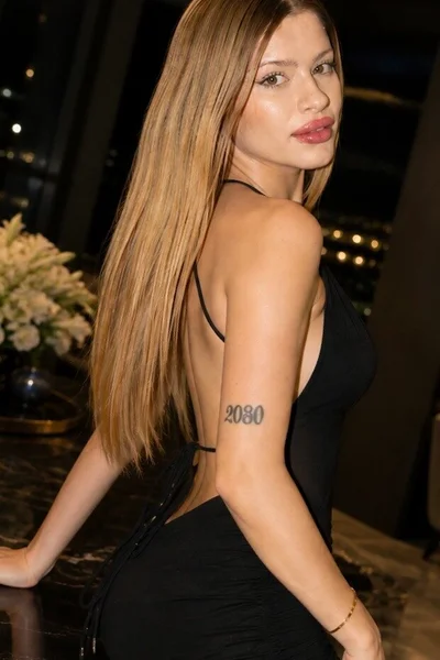 Lolita R (20 anos) — Puerto Madero