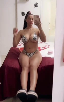 Melisa (26 anos) — Microcentro, Argentina - 63