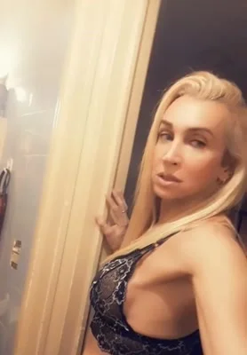 Ivana Weiss (45 años) — Villa Urquiza, Argentina - 46