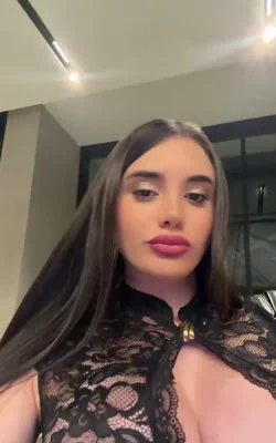 Agostina (24 años) — Puerto Madero, Argentina - 33
