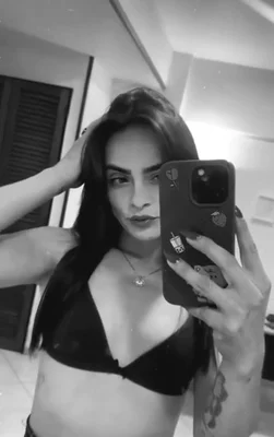 Aida (25 años) — Villa del Parque, Argentina - 12