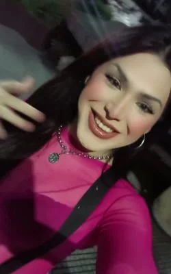 Brenda (25 años) — Microcentro, Argentina - 88