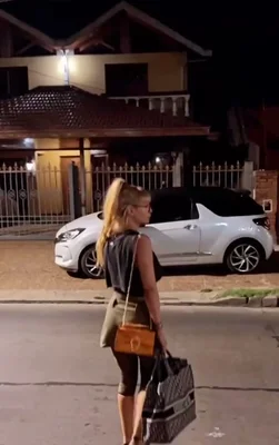 Julieta Lopez (29 años) — Palermo, Argentina - 35