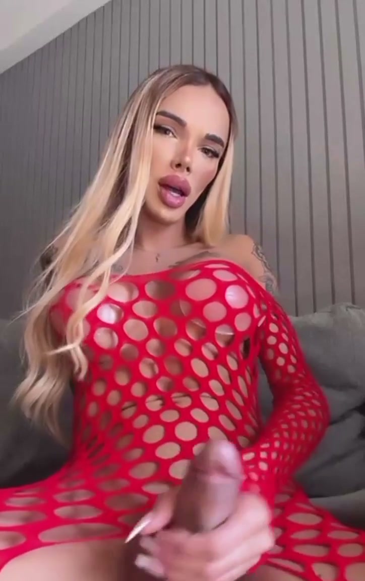 Florencia Kardashian - 215