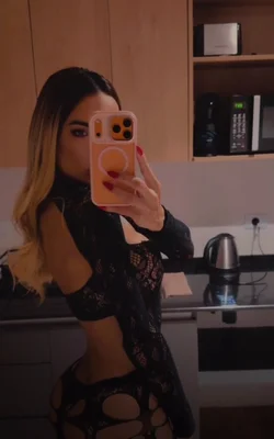 Florencia Kardashian (30 años) — Palermo, Argentina - 183
