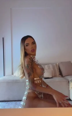 Florencia Kardashian (30 años) — Palermo, Argentina - 184