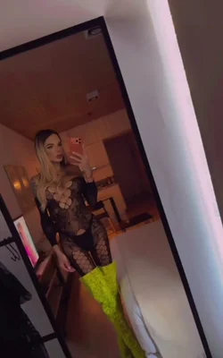 Florencia Kardashian (30 años) — Palermo, Argentina - 192