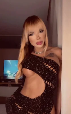 Florencia Kardashian (30 años) — Palermo, Argentina - 262