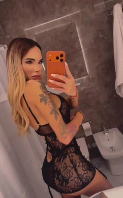 Florencia Kardashian (30 años) — Palermo, Argentina - 195