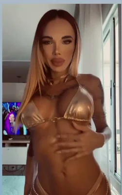 Florencia Kardashian (30 años) — Palermo, Argentina - 255