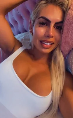 Belen Acosta (25 años) — Mar del Plata, Argentina - 150