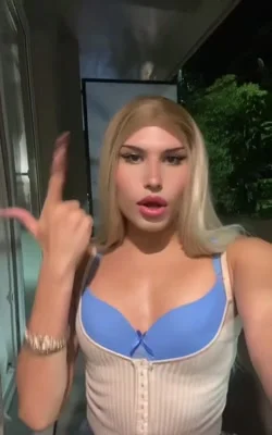 Sienna Caba (20 años) — Palermo, Argentina - 20