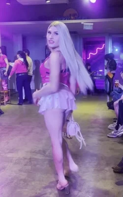 Sienna Caba (20 años) — Palermo, Argentina - 18
