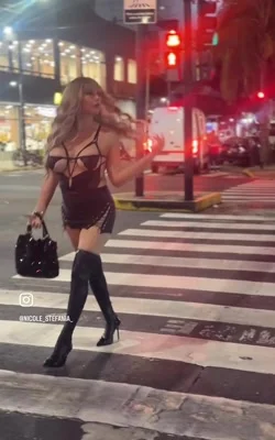 Nicole J (26 años) — Palermo, Argentina - 205