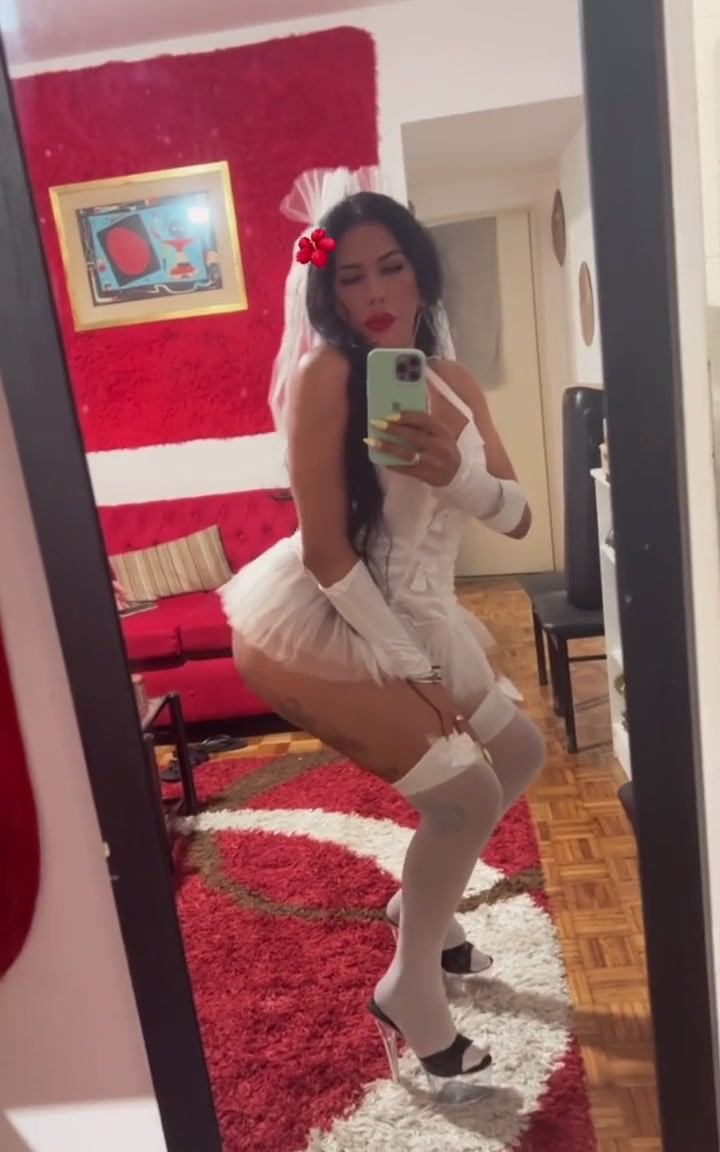 Mishell Zambrano - 90