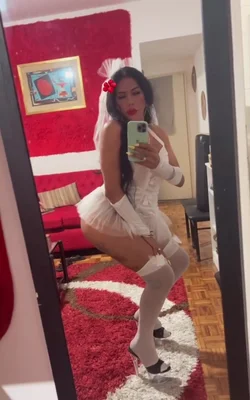 Mishell Zambrano (23 years) — Palermo, Argentina - 88